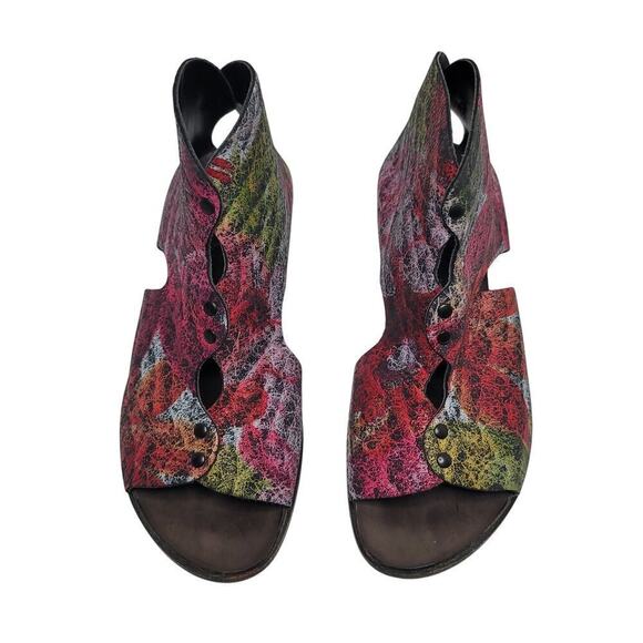 Cydwoq  Boomerang Heel - Picture 3 of 8